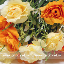 искусственные цветы букет роз с добавкой осока цвета оранжевый с белым 16